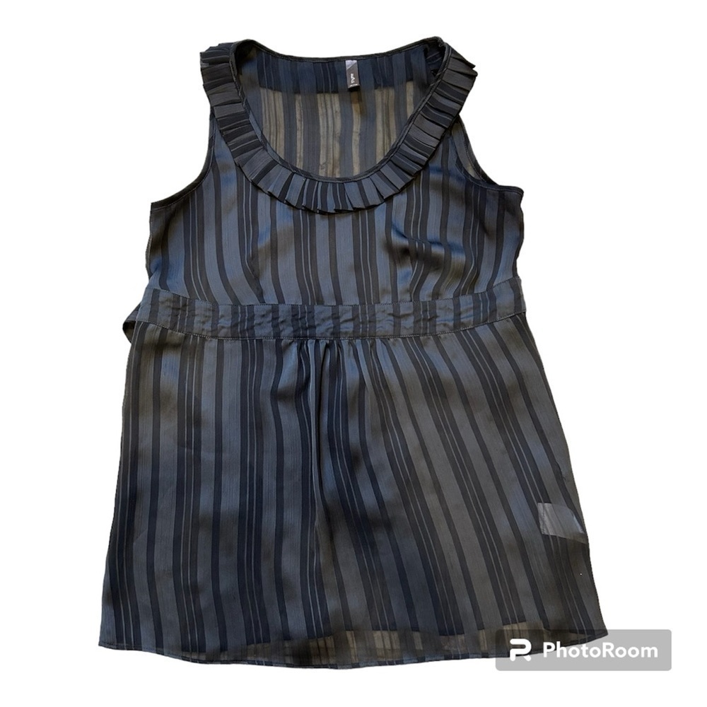 Thyme Maternity XS Grey Sheer Top